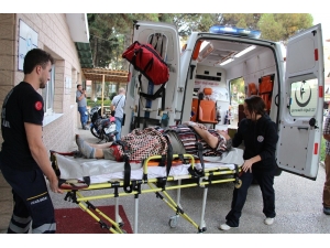 Freni Patlayan Traktör Şarampole Devrildi: 2’si Ağır 4 Yaralı