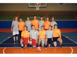 Mahalleler Arası Gençler Basketbol Ve Futbol Turnuvaları Başladı