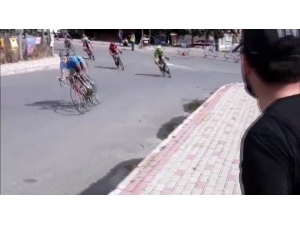 Büyükçekmece’deki Yol Yarışlarında Talihsiz Kaza