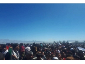 Afganistan Cumhurbaşkanı Eşref Gani’nin Parvan Vilayetinde Katıldığı Seçim Mitinginde Bombalı Saldırı Düzenlendi. Parwan Vali Sözcüsü Waheeda Shahkaar, Motosikletli Canlı Bomba İle Gerçekleştirilen Saldırıda Ölü Ve Yaralılar