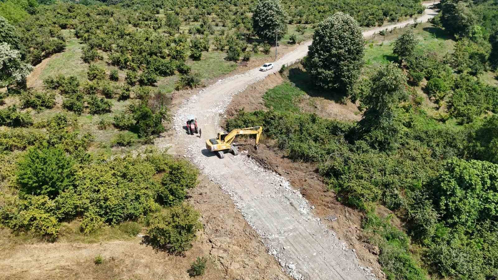 erenler-de-kirsal-mahallelerde-ustyapi-ve-yol-calismalari-suruyor