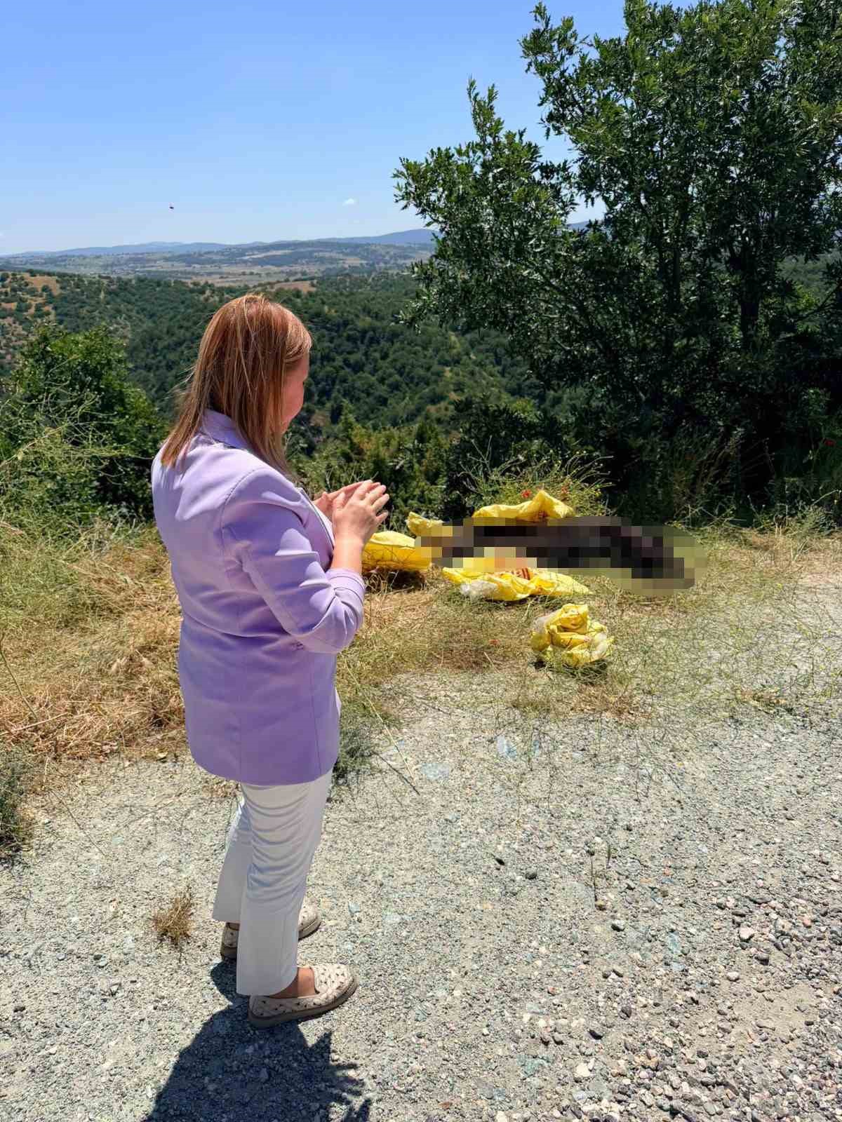 baskan-tekin-den-yol-kenarina-birakilan-hayvan-lesine-sert-tepki