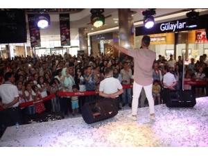 Ünlü Şarkıcı Bahadır Tatlıöz, Diyarbakır’da Konser Verdi
