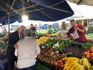 Başkan Davut Pazarı Gezdi