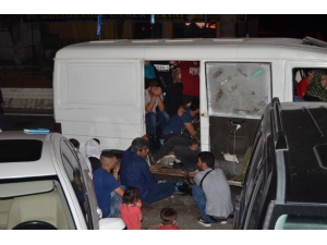 Söke’de ’Dur’ İhtarına Uymayan Minibüsten Göçmenler Çıktı