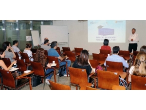 Ege’de Üretimin En Az Yüzde 50’sinin İhraç Edilmesi Hedefleniyor