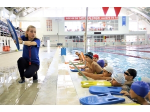 Gebze’de 2 Bin 500 Çocuk Yüzme İle Tanıştı