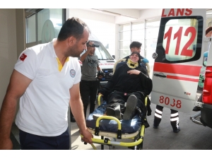 Otomobil Şarampole Yuvarlandı: 5 Yaralı