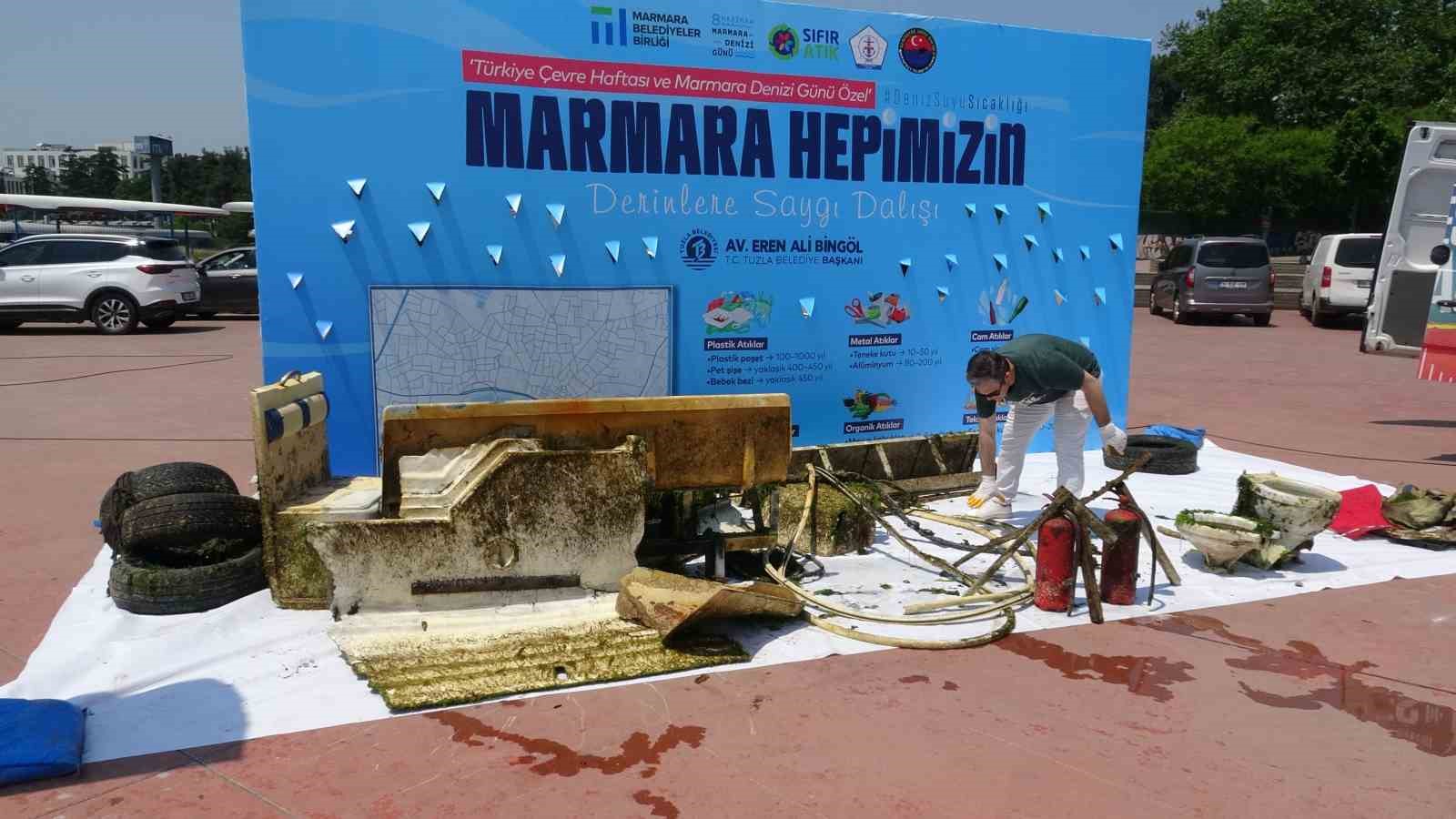 tuzla-da-deniz-dibi-temizligi-batik-teknelerin-kalintilari-cikarildi