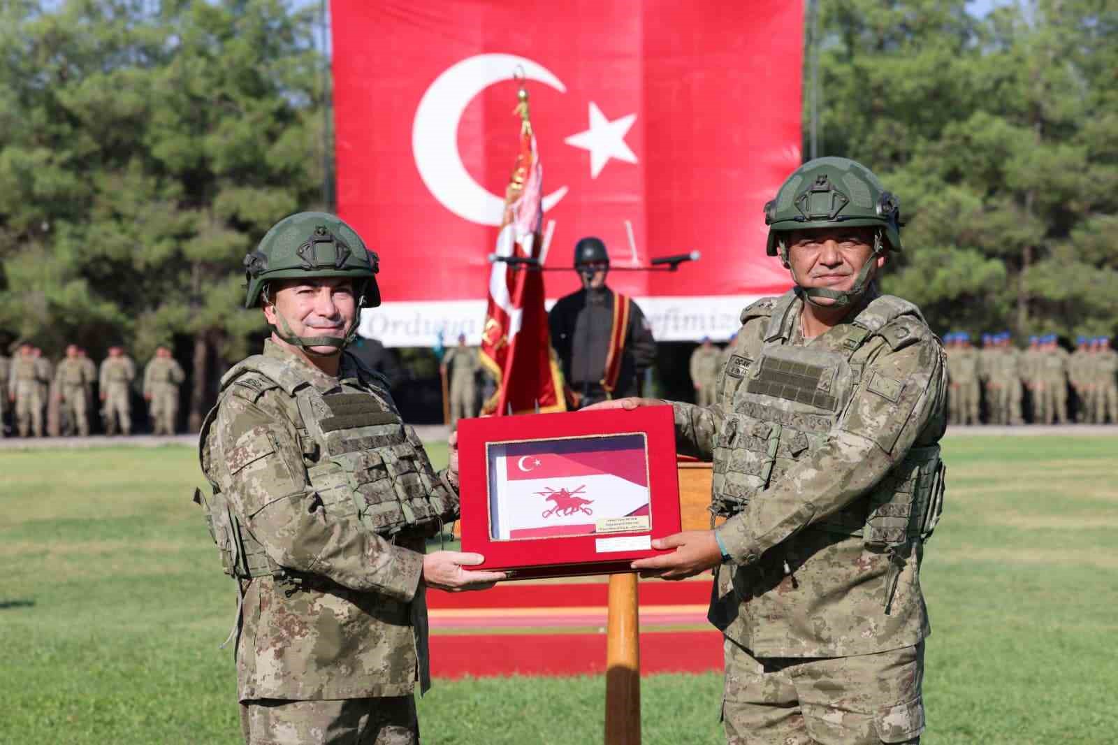 70-inci-mekanize-piyade-tugay-komutanliginda-komuta-ve-sancak-devir-teslim-toreni-gerceklestirildi