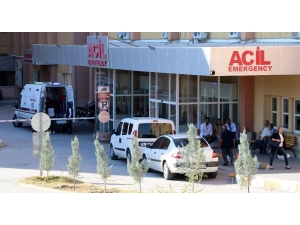 Alacaklısına Sinirlenip Kendi Bacağına Sıktı