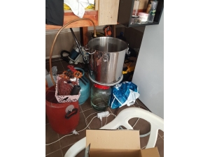 Alanya’da Sahte İçki İmalatı Yapılan Depoya Polisten Baskın