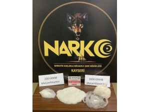 Boş Arazide 1 Kilo 800 Gram Metamfetamin Bulundu