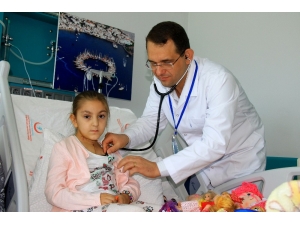 6 Yaşında İki Kalp, Bir Anjiyo, Bir Beyin Ameliyatı Geçirdi