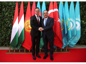 Bakan Çavuşoğlu, Macar Mevkidaşı Szijjarto İle Görüştü