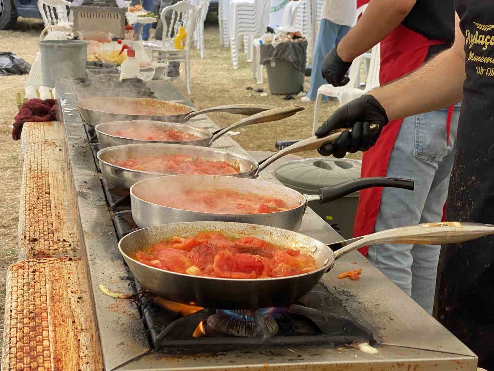 yaklasik-10-bin-kisi-cakalli-menemen-festivali-nde-bulustu