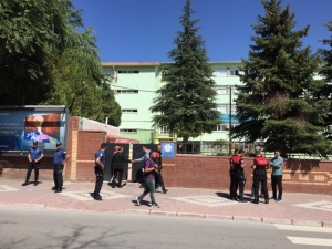 Okul Önlerinde Denetim Devam Ediyor