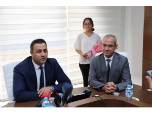 Prof.dr. Ekrem Kalan Alkü Rektörlük Bayrağını Devraldı