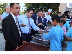 Başkan Işıksu Aşure Etkinliklerinde Öğrencilerle Buluştu