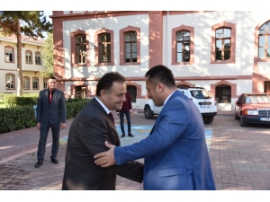 Vali Şentürk Ve Başkan Şahin Kahvaltıda Bir Araya Geldi