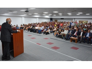 Rektör Prof. Dr. Sedat Murat, Birinci Sınıf Öğrencileri İle Buluştu