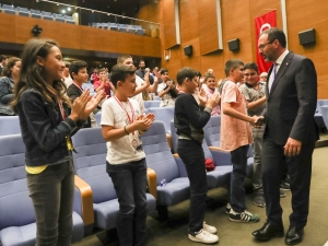 Bakan Kasapoğlu: “Gençlerimizi Geleceğe Hazırlamak Bizim Birinci Vazifemiz”