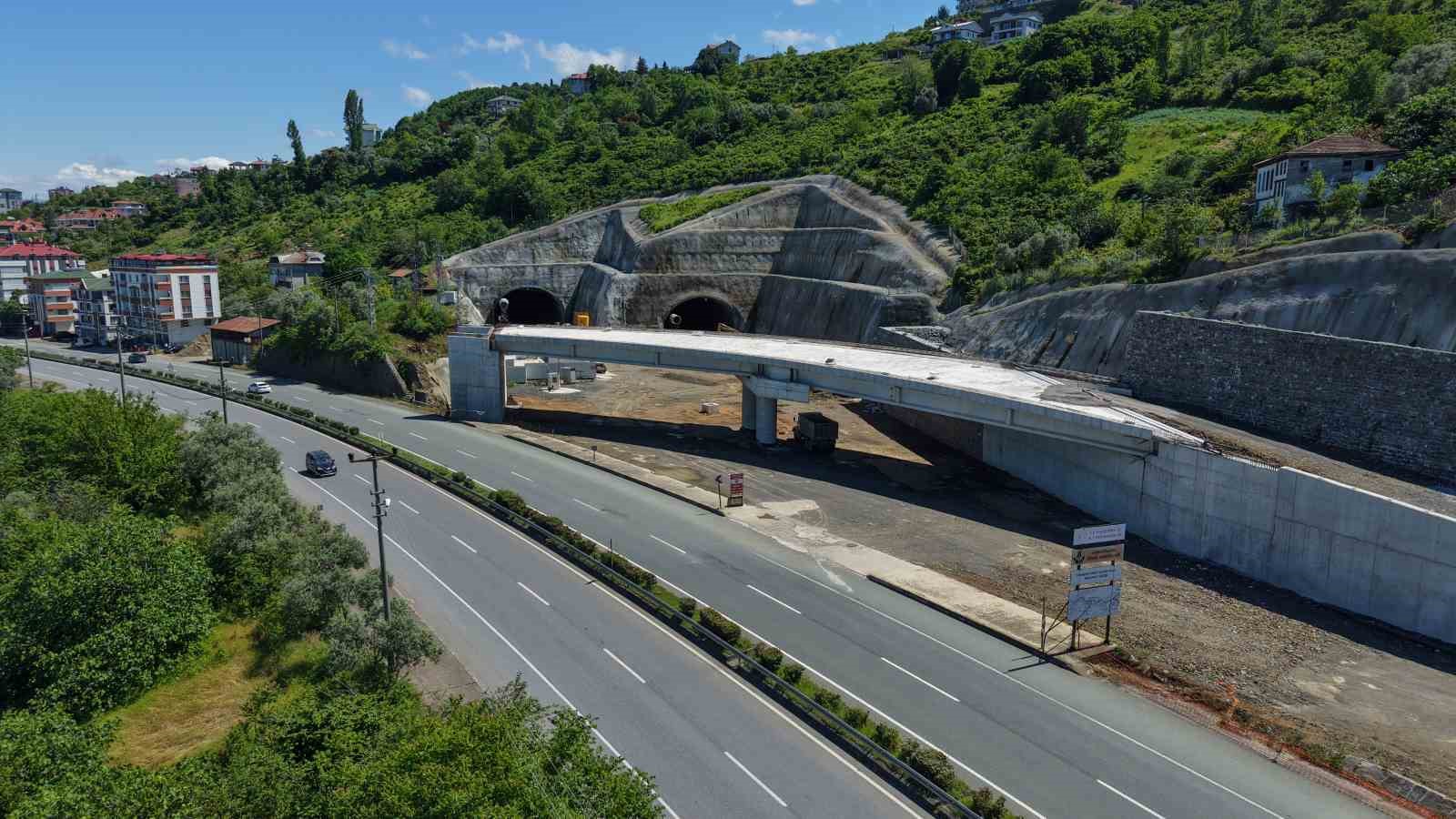trabzon-un-30-yillik-hayali-olan-guney-cevre-yolu-projesi-nde-calismalar-suruyor