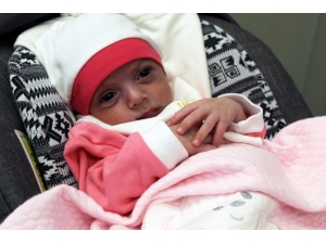 10 Binde Bir Görülen Kalp Rahatsızlığıyla Doğan Rensi Bebek Hayata Tutundu