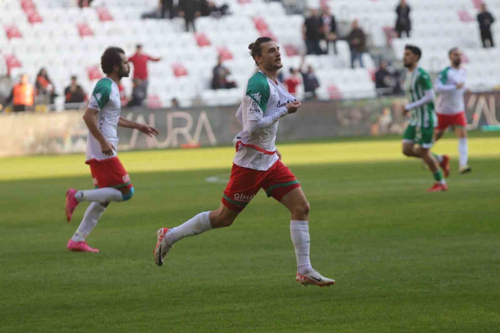 karsiyaka-fatih-tasdelen-ile-anlasmaya-vardi