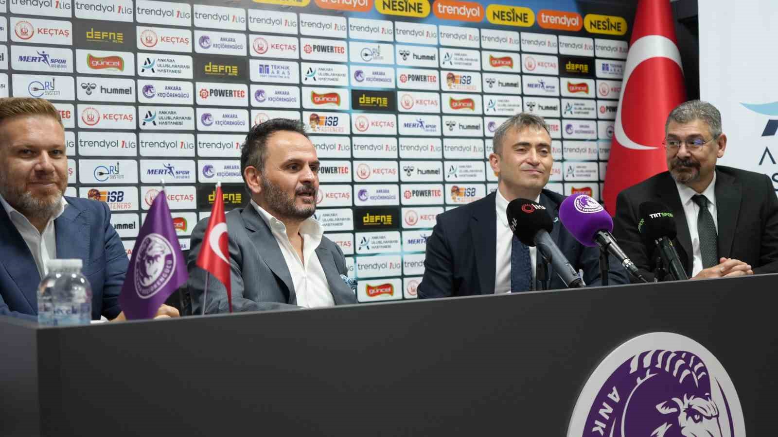 sedat-tahiroglu-super-lig-de-olmayi-dusunuyoruz