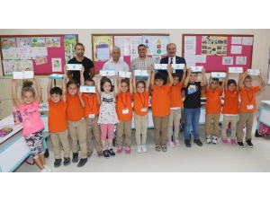 Öğrencilere İlk Hediyeleri Türkyılmaz’dan