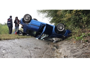 Takla Atan Otomobilden Burunları Bile Kanamadan Çıktılar