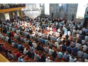 Terör Örgütünün Hain Saldırısında Hayatını Kaybeden 4 Kız Mezarları Başında Anıldı