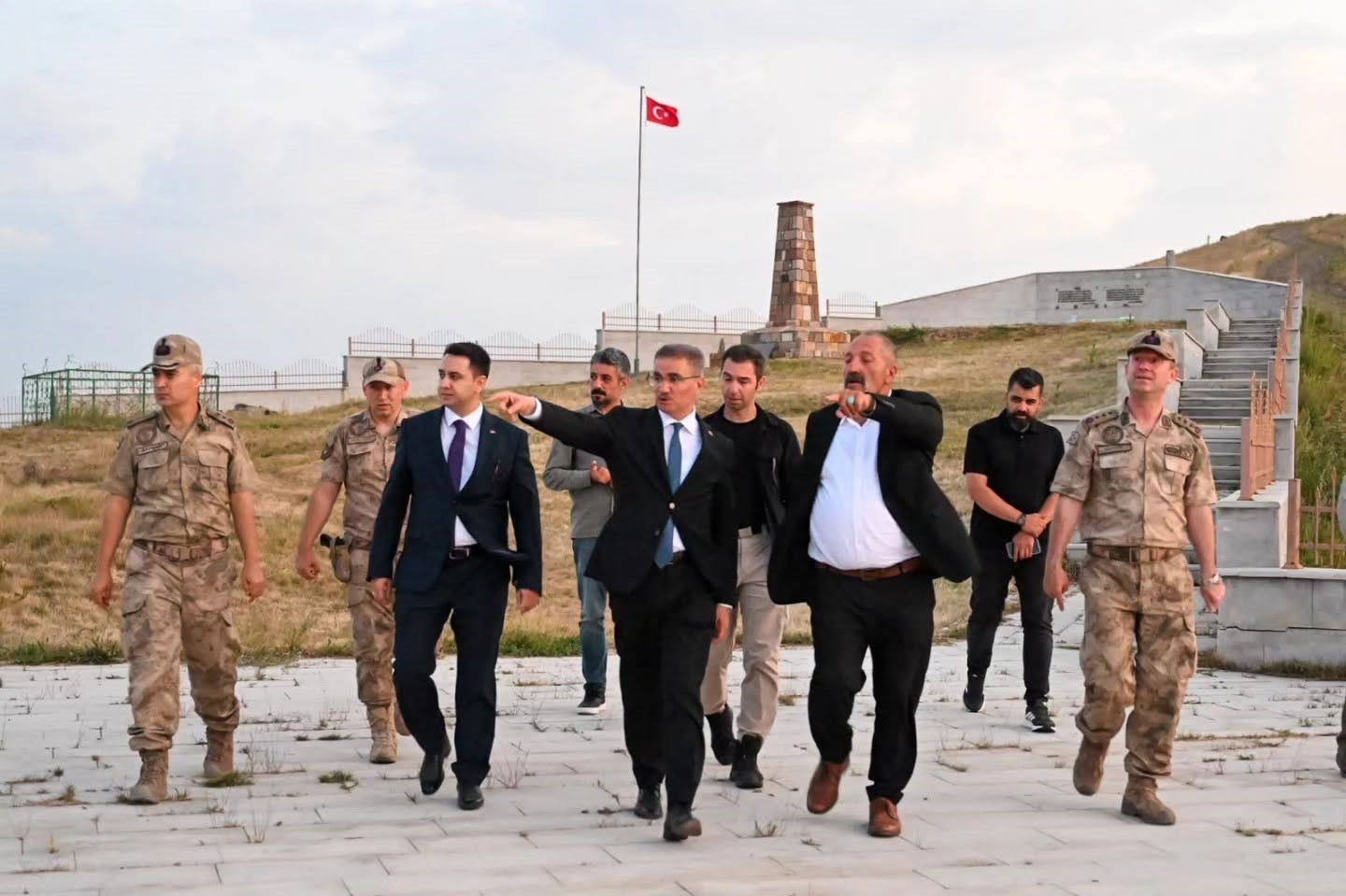 vali-barus-tan-senkaya-cikarmasi