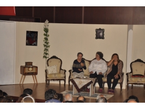 Sağlık Çalışanları Alzheimer Farkındalığı İçin Hem Yazdı Hem Oynadı