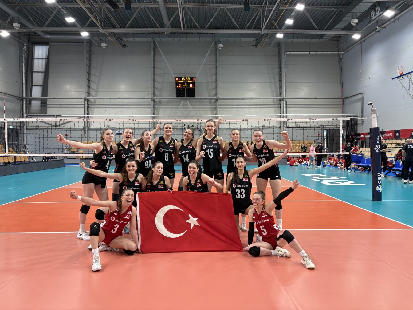 18-yas-alti-milli-kadin-voleybol-takimi-finalde
