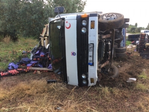 Kasa Kasa Meyve Ve Sebze Yola Saçıldı