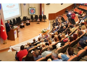 Ege Diş Hekimliği Fakültesi Yarım Asırlık Tarihini Kutladı