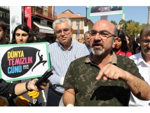 Dünya Temizlik Günü’nde Caddeleri Karış Karış Temizlediler