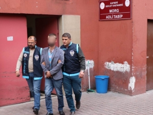 1 Kişiyi Av Tüfeği İle Vuran Şahsın 3 Ayrı Hırsızlık Suçundan Arandığı Tespit Edildi