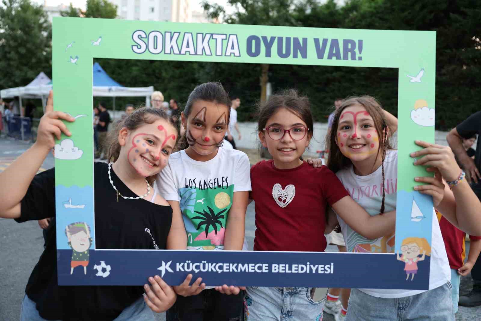 kucukcekmece-de-3-geleneksel-sokakta-oyun-var-in-ilk-gunune-buyuk-ilgi