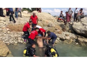 Piknik Yaparken Serinlemek İçin Girdiği Gölde Boğuldu