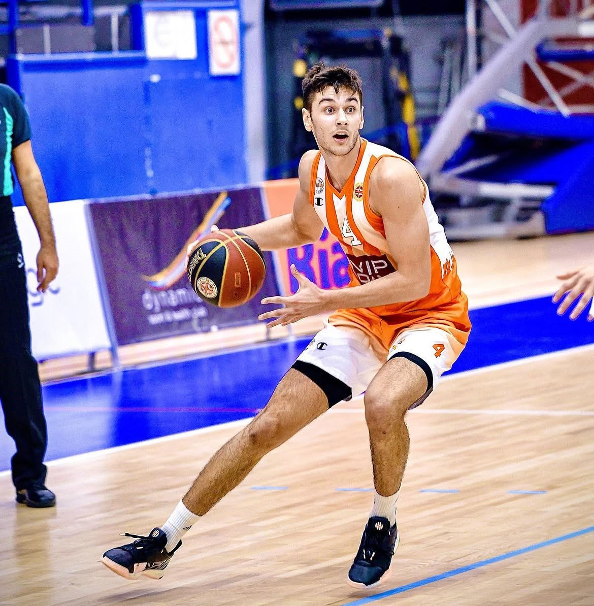 korfez-basket-mert-akay-i-kadrosuna-katti