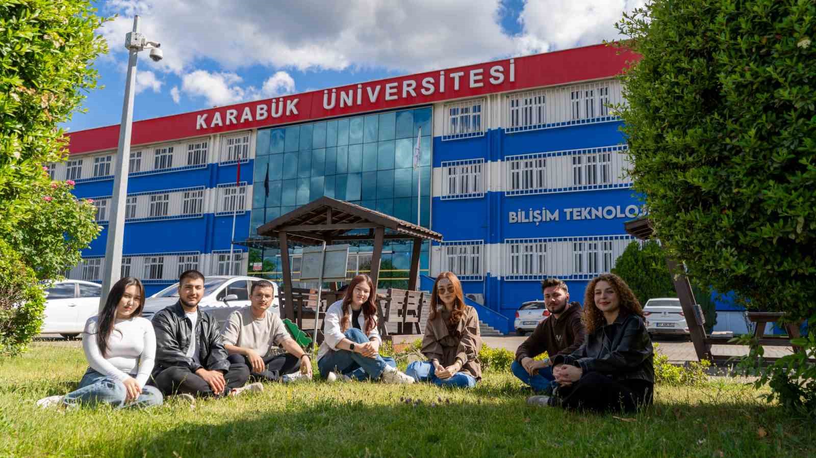 karabuk-universitesi-proje-ve-arastirmalarinda-basari-hedefleyen-ogrencileri-bekliyor