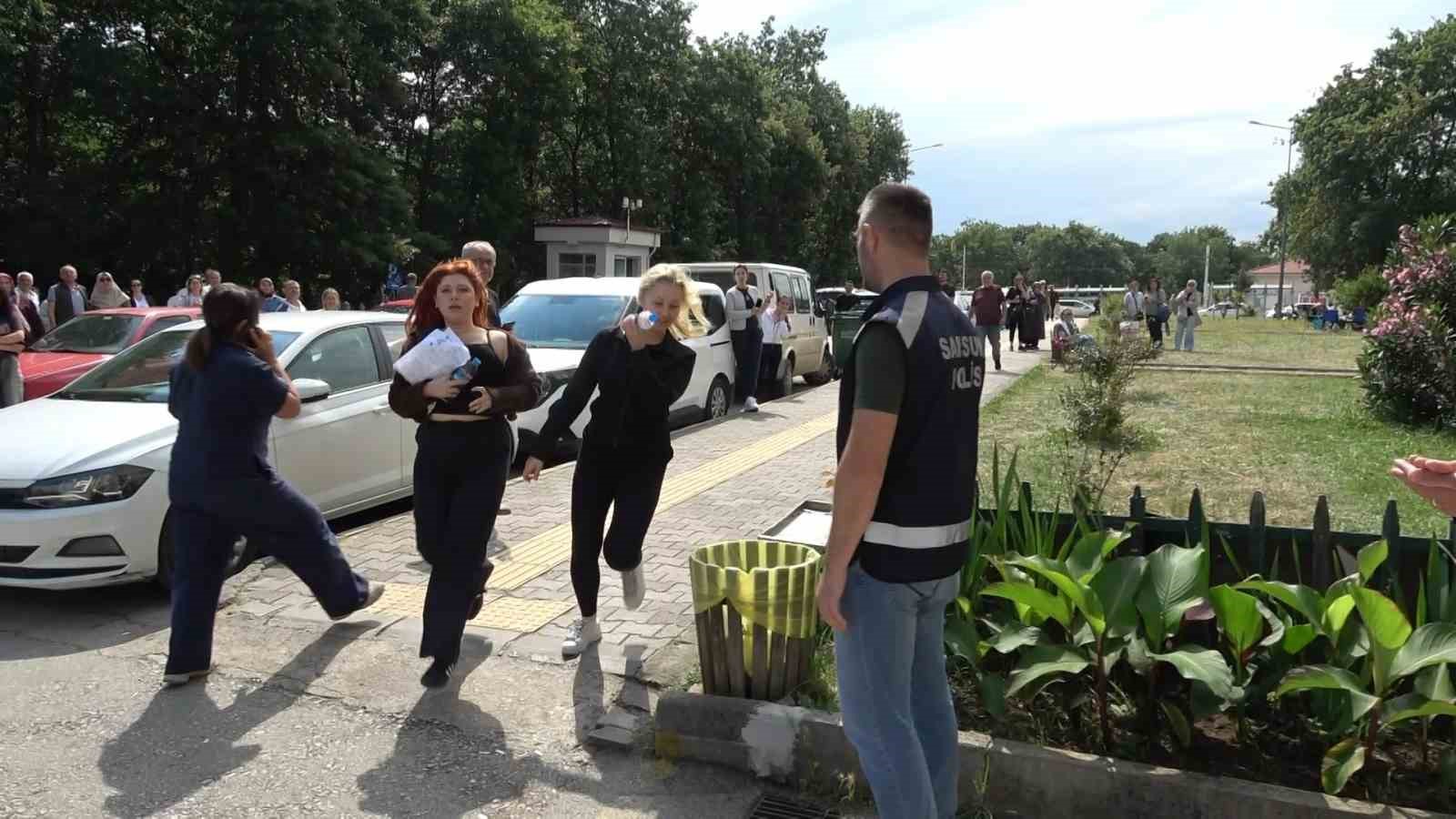 yks-de-son-dakika-yarisi-kimi-saniyelerle-yetisti-kimi-kapida-kaldi