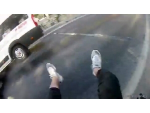 İstanbul’da Motosikletli Gencin Metrelerce Sürüklendiği Kaza Kamerada