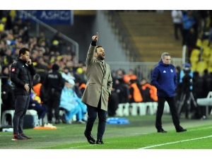 Okan Buruk, Beşiktaş’a Karşı İlk Peşinde