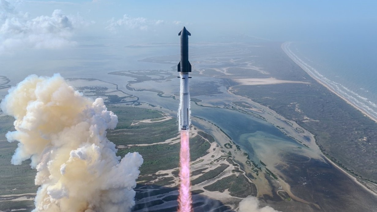 spacex-starship-v3-roketinin-ilk-ucusunu-gerceklestirdi