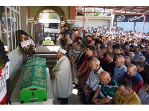 Trafik Kazasında Ölen Emekli Müdür Ve Eşi Son Yolculuklarına Uğurlandı