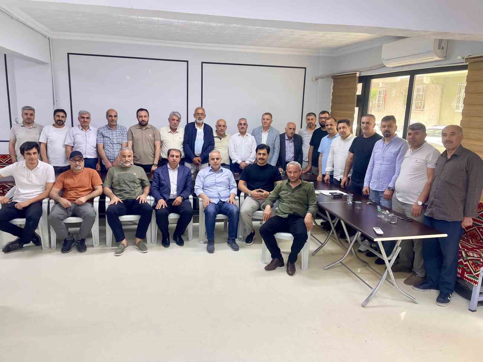 alikanlilar-dernegi-nde-abuzer-altun-guven-tazeledi
